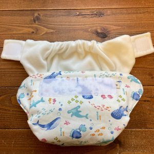 画像4: 海の仲間たち（ホワイト白） 【よつばのおむつ/日本製/ハンドメイド】 布おむつカバー （透湿性防水布使用）魚,ジンベエザメ,クジラ (4)