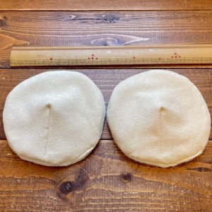 画像2: 【送料無料】 布の母乳パッド（無地 ベージュ）くり返し使えて肌に優しい♪（２枚組） 【防水布あり】立体カップ ずれにくいタイプ 母乳育児 授乳 (2)