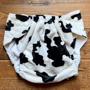 画像1: 早い者勝ち¥0プレゼント 【お買い上げ18,000円以上特典】 パンツ型ワンサイズおむつカバー 牛柄ミンキー【訳あり】 (1)