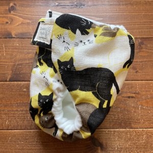 画像3: わちゃわちゃ猫まみれ 【よつばのおむつ/日本製/ハンドメイド】 布おむつカバー （透湿性防水布使用）ネコ,ねこ,イエロー,ブラウン (3)